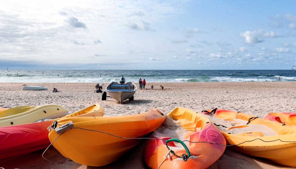 Boote am Strand von Westerland auf Sylt.