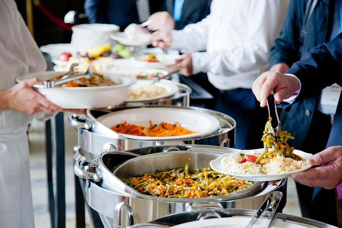 Buffet bei einer Vju Exklusiv Tagung im Tagungshotel Vju Rügen.